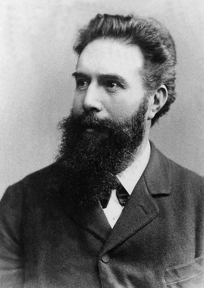 Wilhem Conrad Roentgen da Unknown photographer