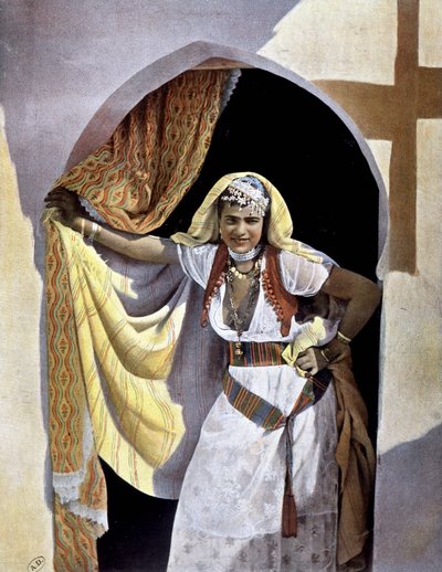 Giovane donna tunisina. Fotografia 1893 da Unknown photographer
