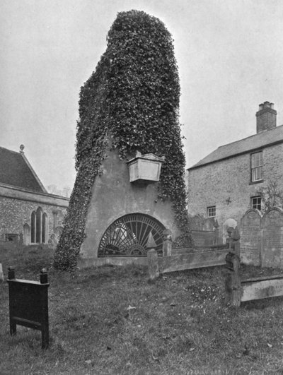 Una tomba sopra il terreno, Cimitero di Pinner, Londra, 1924-1926 da Valentine and Sons Ltd