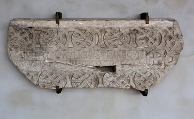 Pietra con iscrizione e decorazioni da Venetian School