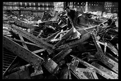 Demolizione del mercato centrale di Parigi, agosto 1971 (foto b/n) da Victor Baltard