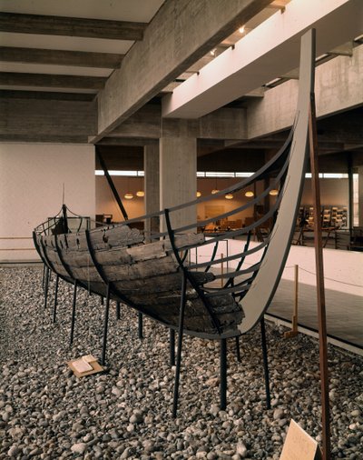 Nave vichinga (drakkar o Langskip) trovata nel fiordo di Roskilde, Danimarca, c.1030 da Viking