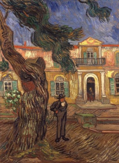 Pino e figura davanti all