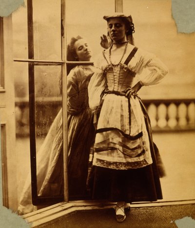 Studio di una ragazza in costume da contadina, c.1855-65 da Viscountess Hawarden