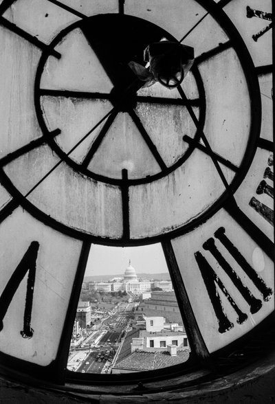 Vista guardando su Pennsylvania Avenue verso il Campidoglio degli Stati Uniti dall