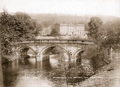 Chatsworth House e il ponte sul fiume Derwent, Derbyshire da WR and S