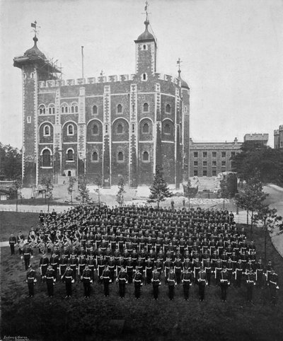 Il 1° Reggimento Suffolk alla Torre di Londra, 1895-1896 da W. W. Rouch