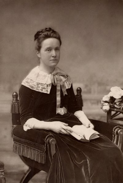 Millicent Fawcett, femminista inglese, leader del movimento per il suffragio femminile da W. and D. (after) Downey
