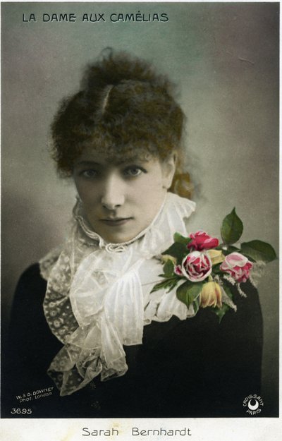 Henriette Rosine Bernard alias Sarah Bernhardt come "La signora delle camelie" di Alexandre Dumas Jr. (foto) da W. and D. Downey