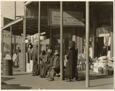 Scena di marciapiede, Selma, Alabama da Walker Evans