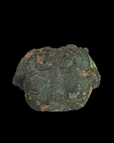 Ornamento: maschera animale grottesca (bronzo) da Western Zhou Dynasty Chinese School