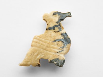 Pendente a forma di uccello, c.1300-1050 a.C. da Western Zhou Dynasty Chinese School