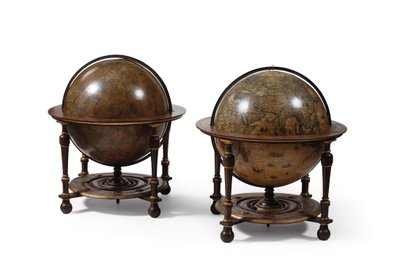 Grande coppia di globi da biblioteca, il terrestre e il celeste da Willem Blaeu