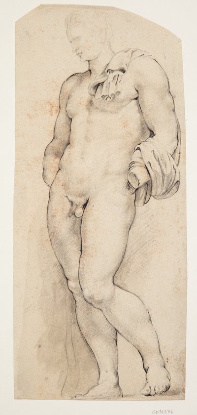 Vista frontale della scultura antica 