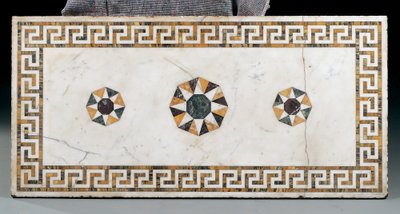 Uno di un paio di tavoli laterali di Giorgio II (marmo, verde antico, lapislazzuli e serpentino) da William (manner of) Kent
