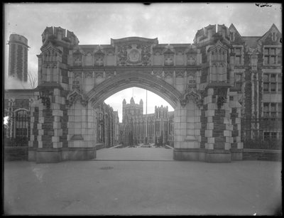 Porta al City College di New York, c.1912 da William Davis Hassler