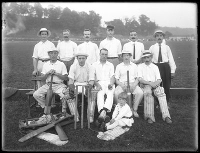 Ritratto di gruppo del Holdsport Cricket Club, c.1911-12 da William Davis Hassler