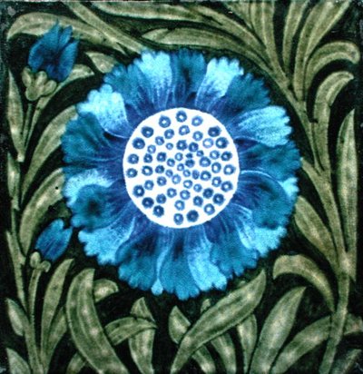 Piastrella con disegno floreale in stile persiano da William de Morgan