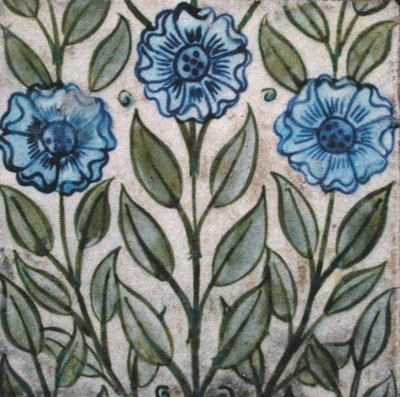 Piastrella con design floreale stilizzato da William de Morgan