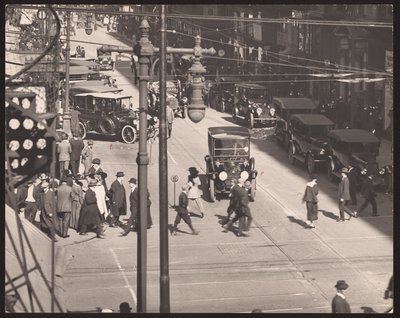 Sixth Street guardando a nord da Olive Street da William G. Swekosky