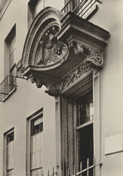 Porta, 9, Grosvenor Road, Londra (foto in bianco e nero) da William Galsworthy Davie
