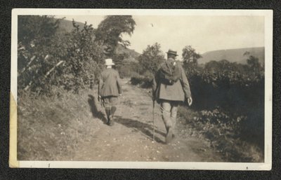 Ralph Vaughan Williams e Gustav Holst che camminano nelle Malvern Hills, settembre 1921 da William Gillies Whittaker
