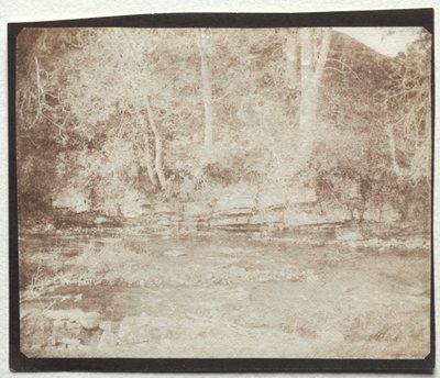 Un ruscello di montagna che scorre ai piedi del castello di Doune da William Henry Fox Talbot