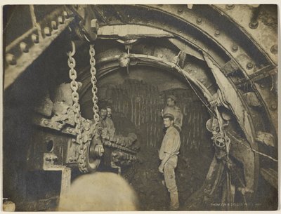 Costruzione della linea centrale della metropolitana di Londra da William Henry Fox Talbot