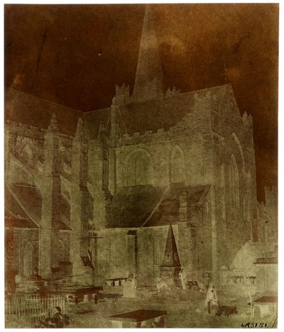 Quattro uomini al cimitero della Cattedrale di San Patrizio, Dublino (Negativo su carta - Fotocamera) da William Henry Fox Talbot