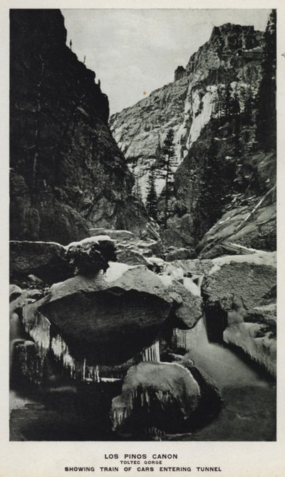 Canyon del Colorado: Los Pinos Canon, Toltec Gorge, con treno che entra nel tunnel (foto in b/n) da William Henry Jackson