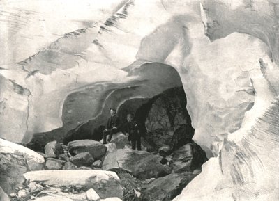 Le Montagne Rocciose: grotta di ghiaccio nel Grande Ghiacciaio, Monte Sir Donald, Canada, 1895 da William Notman and Son
