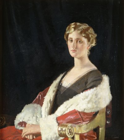 Ritratto di Nancy Oswald Smith, seduta a mezzo busto, in un cappotto foderato di pelliccia rossa da William Orpen