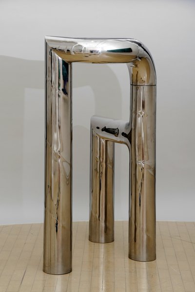Due Mitre, Serie Tripod IV da William Pye