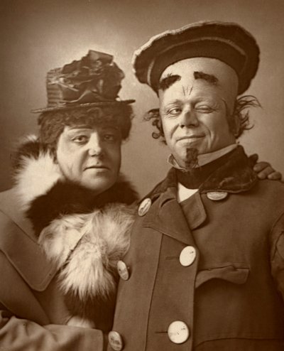 Harry Nicholls e Herbert Campbell, attori britannici la Regina e il Re, 1888 da William and Daniel Downey