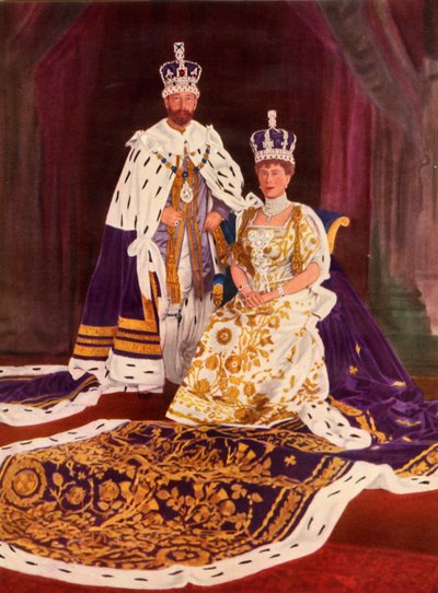 Le loro Maestà Re Giorgio V e Regina Maria nei loro abiti di incoronazione, 1911, 1951 da William and Daniel Downey