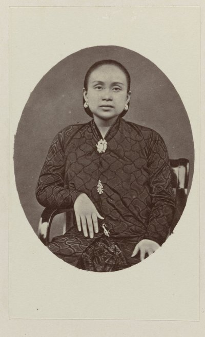 Moglie di Ratoe di Pakoe Boewono IX, Susuhunan di Surakarta da Woodbury and Page