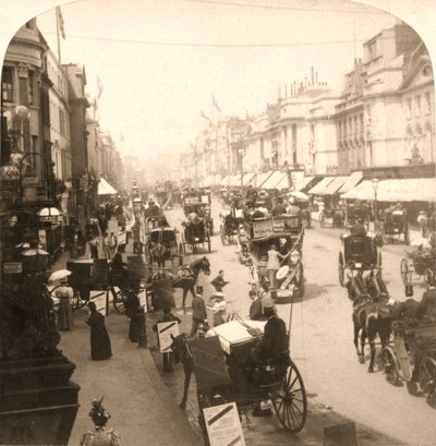 Regent Street, Londra, 1896 da Works and Sun Sculpture Studios