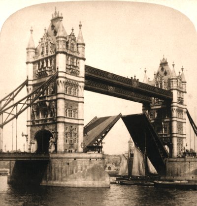 Il Nuovo Tower Bridge, Londra, 1896 da Works and Sun Sculpture Studios
