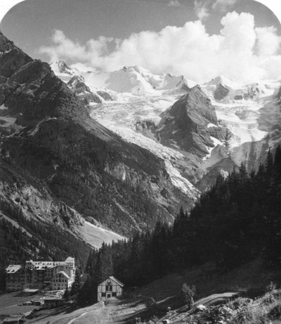 Un hotel a Trafoi, Italia, c. 1900 da Wurthle and Sons
