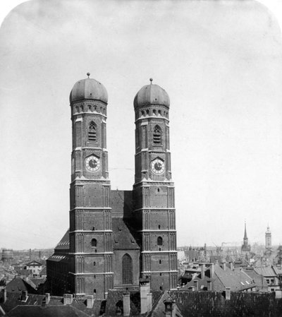 La Frauenkirche, Monaco di Baviera, Germania, c1900 da Wurthle and Sons
