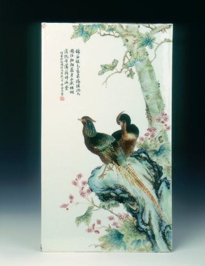 Placca di porcellana famille rose con fagiani, Cina da Xu Zhongnan