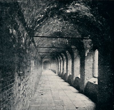 Il Chiostro, Charterhouse, Londra, 1903 da York and Son