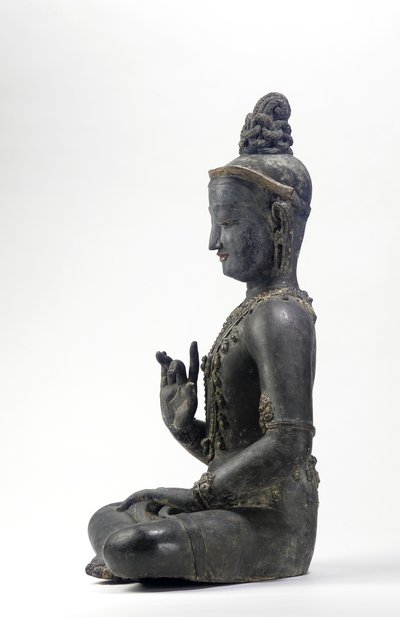 Bodhisattva in stile nepalese-cinese (lacca, stoffa, tracce di blu, oro e verde e foglia d