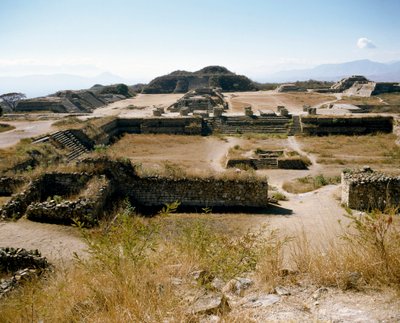 Veduta della piattaforma settentrionale (500 a.C.-850 d.C.) da Zapotec Zapotec