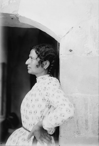 Una donna samaritana di Nablus, c.1920 da . .