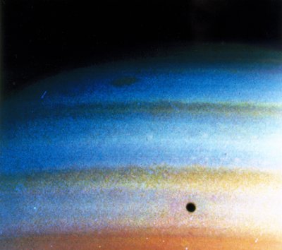 Modelli di nuvole su Saturno, fotografati da Voyager 1 da Frederick (attr. to) Barnard
