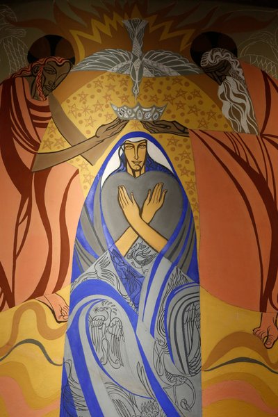 Affresco nella chiesa di San Giacomo, Montrouge, Francia. Incoronazione della Vergine Maria da . .