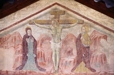 Affresco con Crocifissione nel timpano della Chiesa di Sant