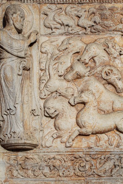Basso rilievo del portale di San Zeno Maggiore. Verona da . .