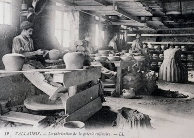 Cartolina con produzione di ceramiche per stoviglie di Vallauris, ca 1900, Francia da William Walcutt
